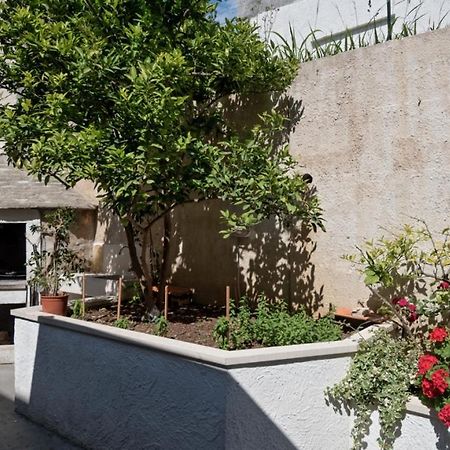 Apartment In Bol With Seaview, Terrace, Air Condition, Wifi Buitenkant foto