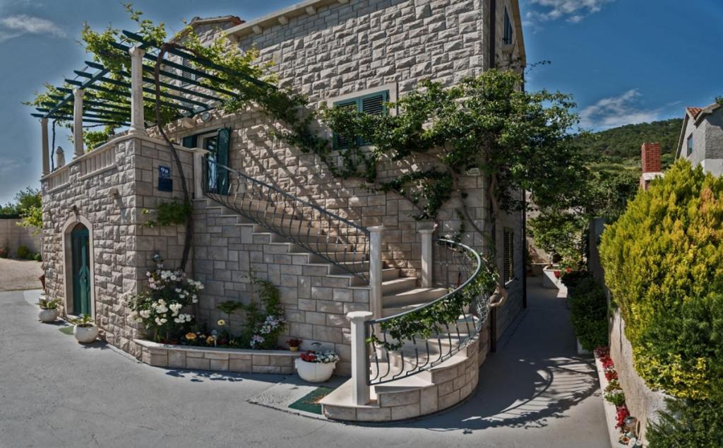 Apartment In Bol With Seaview, Terrace, Air Condition, Wifi Buitenkant foto